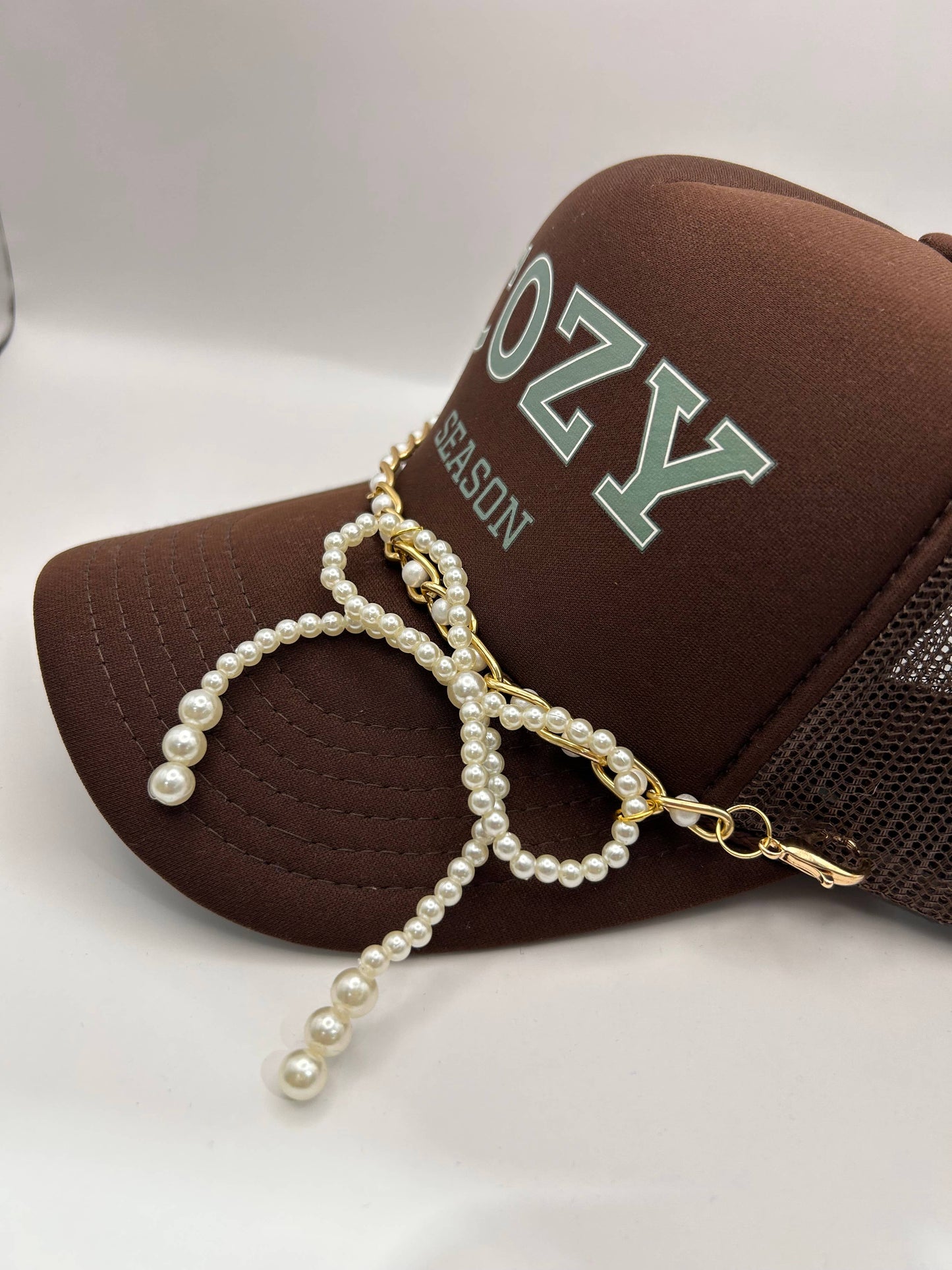 Pearl Bow Trucker Chain