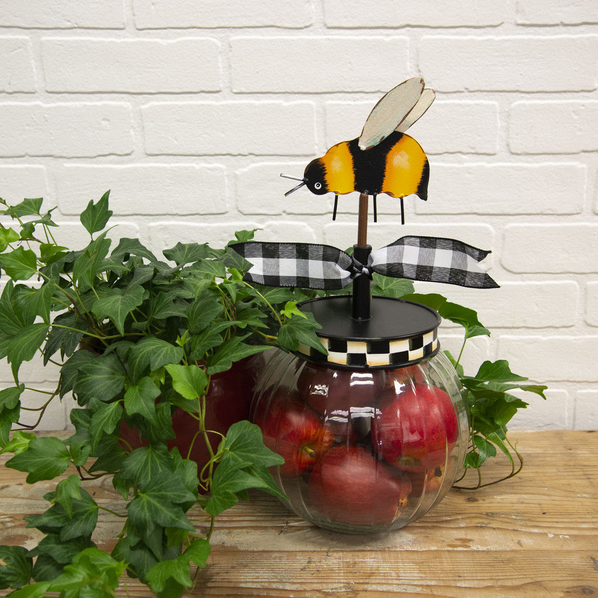 The Round Top Collection - Bumble Bee Finial