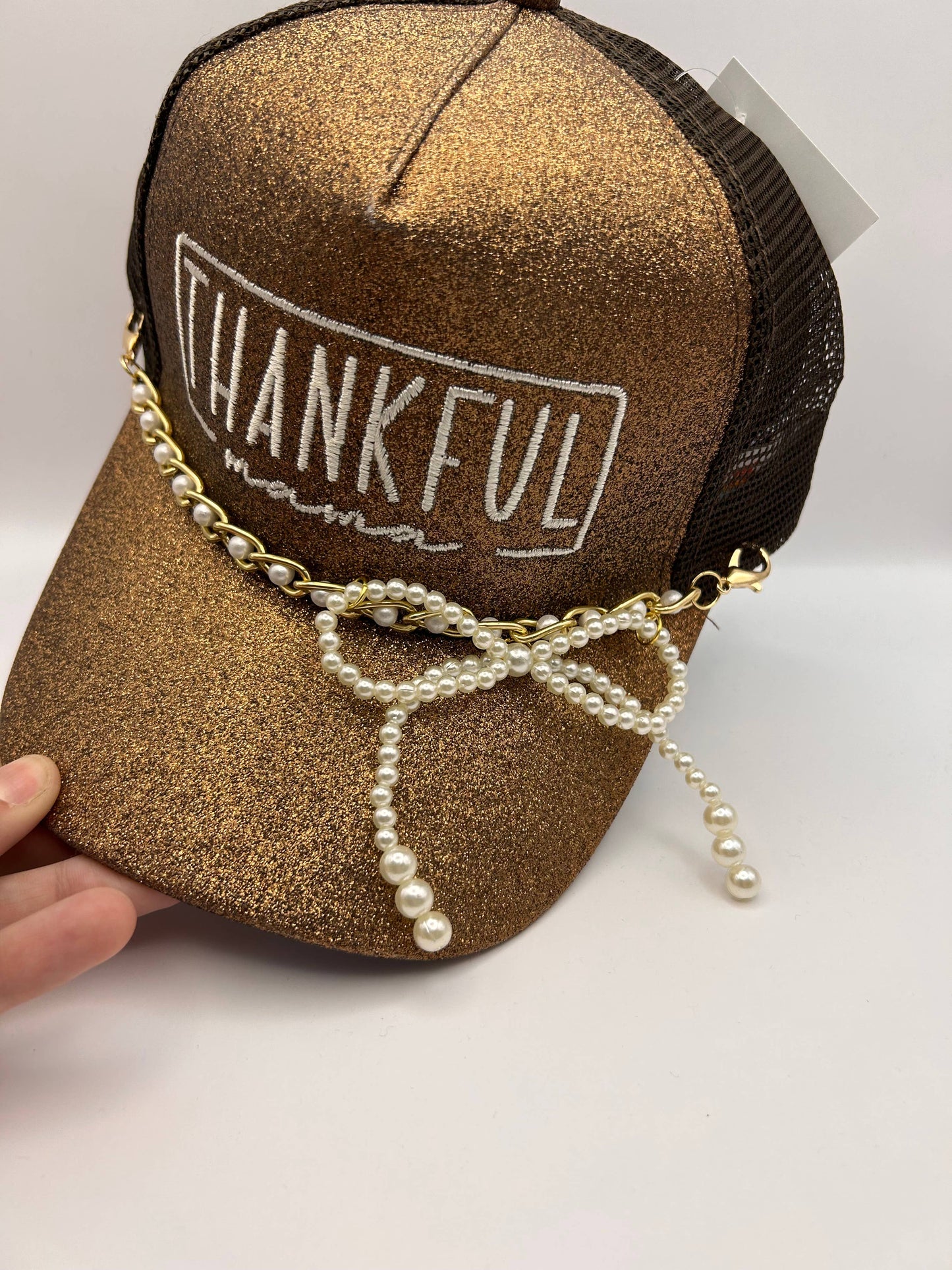 Pearl Bow Trucker Chain